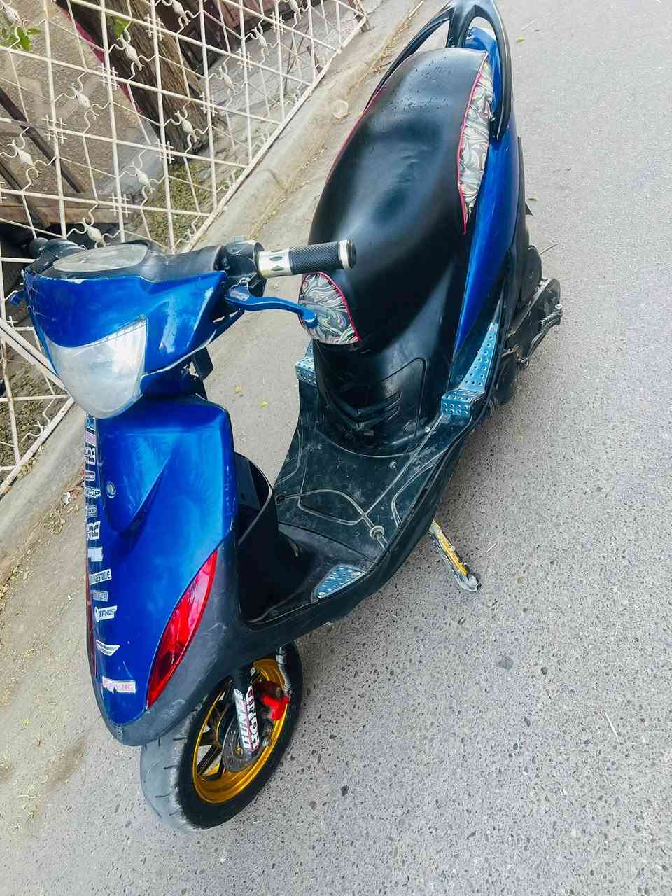 عندي ماكس عدله نضيفه مكينه بلاديه شلعه ومعدل ومزوده كهربائياتهه كله شغاله اوراق كامله المكان الغزاليه السعر 425 الشراي يخابر وهذه رقمي ***********
