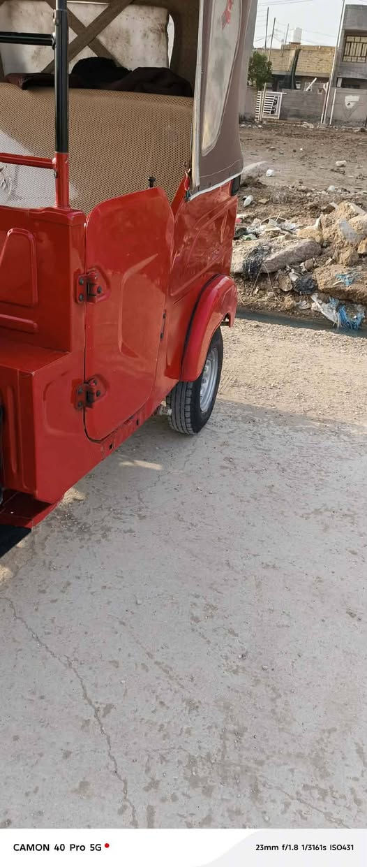 سلام عليكم تكتك للبيع موديل 22 شهر8رقم وسنويه كفاله عامه كشر ومكينه  مكان ناصريه قلعه سكر ***********
