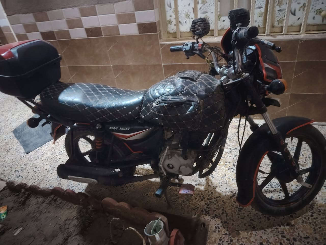 السلام عليكم شباب دراجه بوكسر مديل ٢٠
دراجه نضيفه شلعتهه حلوه محرك خير من الله
كهربائيات كلهه شغاله خير من الله الدراجه أوراق
السعر ٧٠٠ بيهه مجال وهاذه رقمي ***********
مكاني بعقوبه كاطون الرحمه قرب جامع صهيب الرومي
