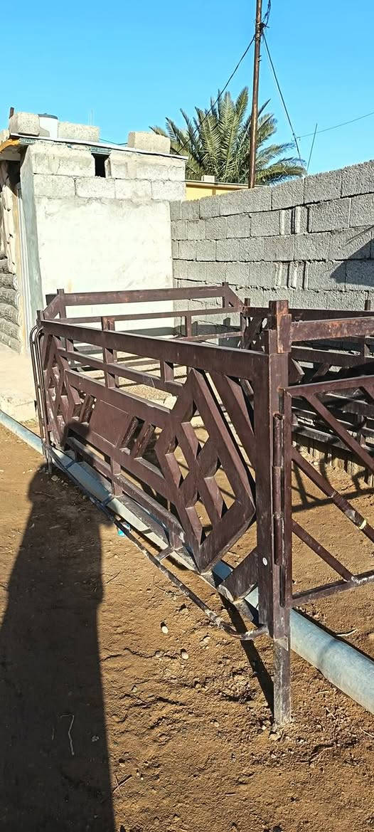 السلام عليكم ورحمة الله وبركاته
محجر للبيع نضيف شقل الصورة القديم السعر (300)
وبي مجال /***********//***********
المكان بغداد المدائن قرب مجمع بسمايه ناحيه الوحده
