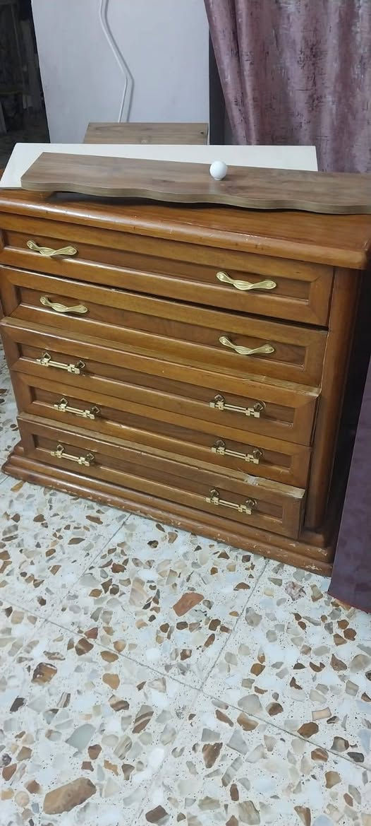 سلام عليكم غرفة نوم نقصهة بس كنتور  معة دوشك غرفة تزكام صاج عراقي قيم وخذ ***********
