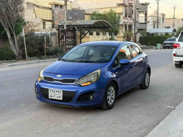 السلام عليكم كيا ريو ٢٠١٢ سعر ٧٨ ورقه قفل قفل محرك ١٦٠٠ بيها قطعتين صبغ جاملغ وبنيد بدون دواخل بدون لغد وشاصي تحويل مباشر سياره كير ومكينه وتحويل مكفوله سياره جديدة وكل نقص مابيها جاهزه للاخير مكان سياره بغداد العامرية *********** بغداد

