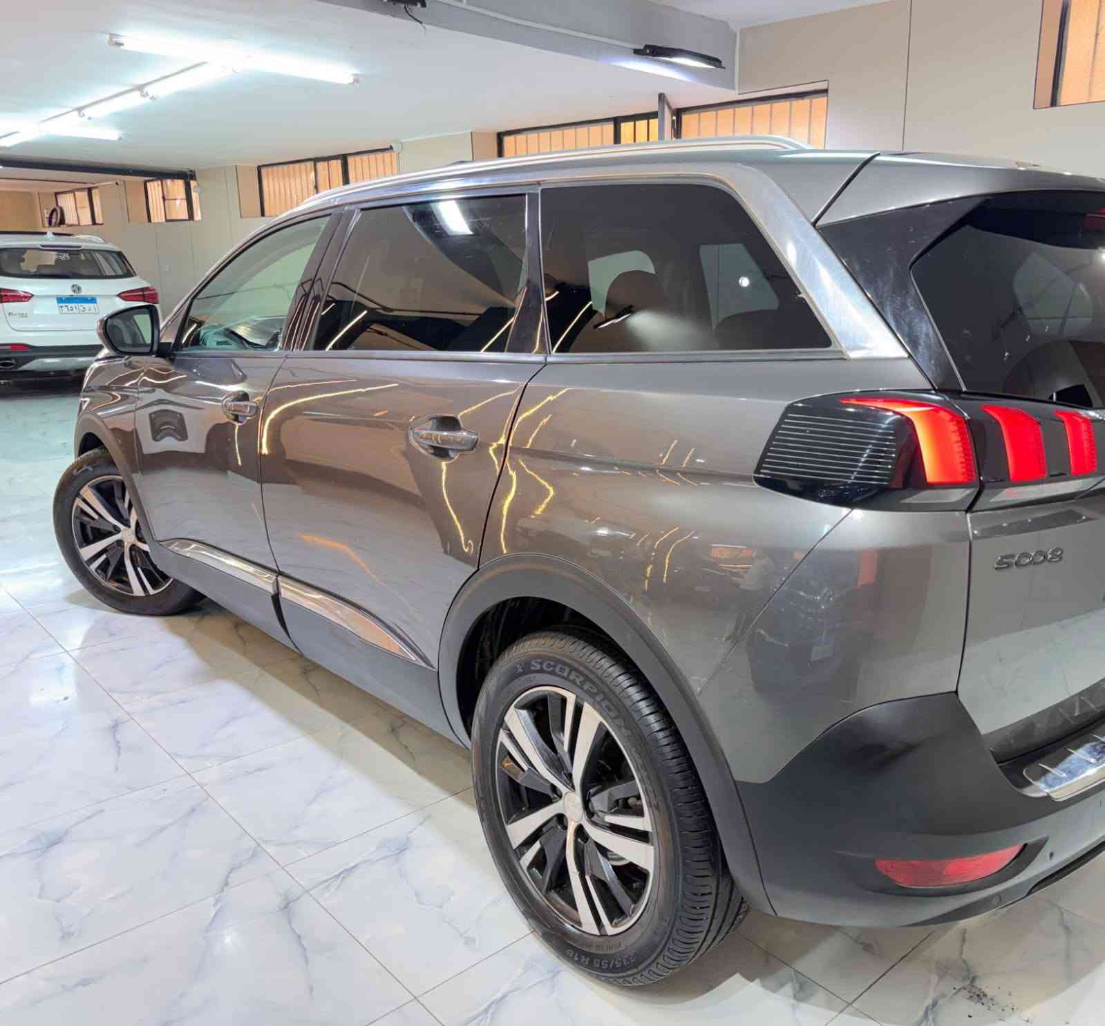 🚘 Peugeot 5008 2020 – Allure Plus (7 Seats)
✨ الفخامة الفرنسية في أبهى صورها!
سيارة عائلية 7 راكب بتصميم يخطف الأنظار، تجهيزات أوروبية كاملة، وثبات وأداء يخلوك تستمتع بكل مشوار.

💥 قسط بمقدم 375,000 جنيه فقط (30%)
📉 فائدة سنوية 14%
❌ بدون مصاريف إدارية
❌ بدون تأمين إجباري
🚗 استلام فوري من المعرض

🔹 الموديل: 2020
🔹 الفئة: Allure Plus – 7 راكب
🔹 العداد: 140,000 كم
🔹 الصيانات: منتظمة
🔹 الرخصة: حتى آخر السنة – مرور القاهرة
🔹 الحالة: فبريكا بالكامل ما عدا باب ورفرف للنظافة فقط (مكان خربوش)

✨ الكماليات:
✅ فتحة سقف بانوراما
✅ عدادات ديجيتال i-Cockpit
✅ شاشة تاتش كبيرة
✅ Apple CarPlay & Android Auto
✅ فرش جلد مع قماش فاخر
✅ كراسي كهرباء بميموري (Memory Seats)
✅ كاميرا خلفية
✅ حساسات ركن أمامية وخلفية
✅ مثبت ومحدد سرعة
✅ تشغيل ودخول بدون مفتاح
✅ جنوط رياضية 18 بوصة

المعاينة : (( التجمع الاول ))

رابط الواتس : -- 

https://wa.me/201272969344?text=مساء%20الخير القاهرة, مصر


**إذا كنت صاحب هذا الإعلان وتريد حذفه لأي سبب، رجاءا أرسل رسالة إلى الدعم الفني**