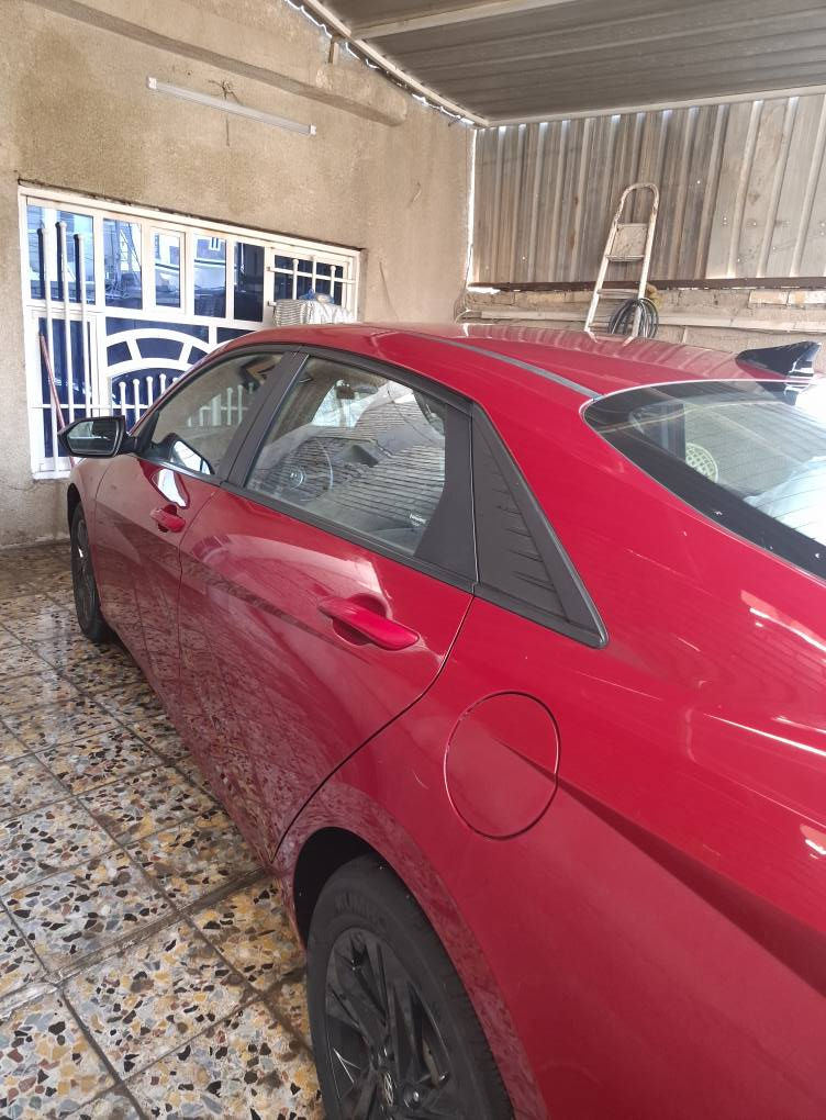 النترا هايبرد فئه بلو فول عدا الفتحه والجلد سياره جديده بدون نواقص حادث سطحي بدون ايرباك بدون دواخل  باب  مبدل ومصبوغ وجاملغات مبدل نفس اللون بجم كبس ماملعوب بي السياره جديده ومامشتغله تكسي ابد استخدام شخصي وبلعافيه عل ياخذها السعر ١٥٥ وبيها مجال *********** مكان بغداد الكرخ بغداد, العراق
