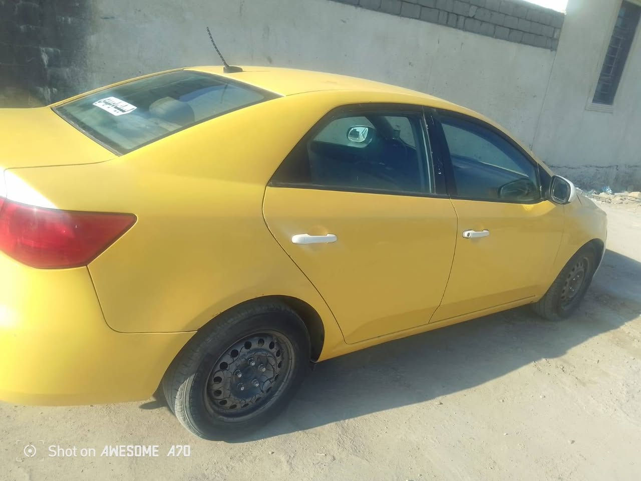 سلام عليكم
سياره كيه فورتي موديل 13 مكينه جديده ماصارلي سبوع من شاده كير جديد تبريد شغال السياره كامله وجديده امداور ثاني يوم  انه مكلف بل نشر للستفسار *********** 
هاذ راعي السياره
