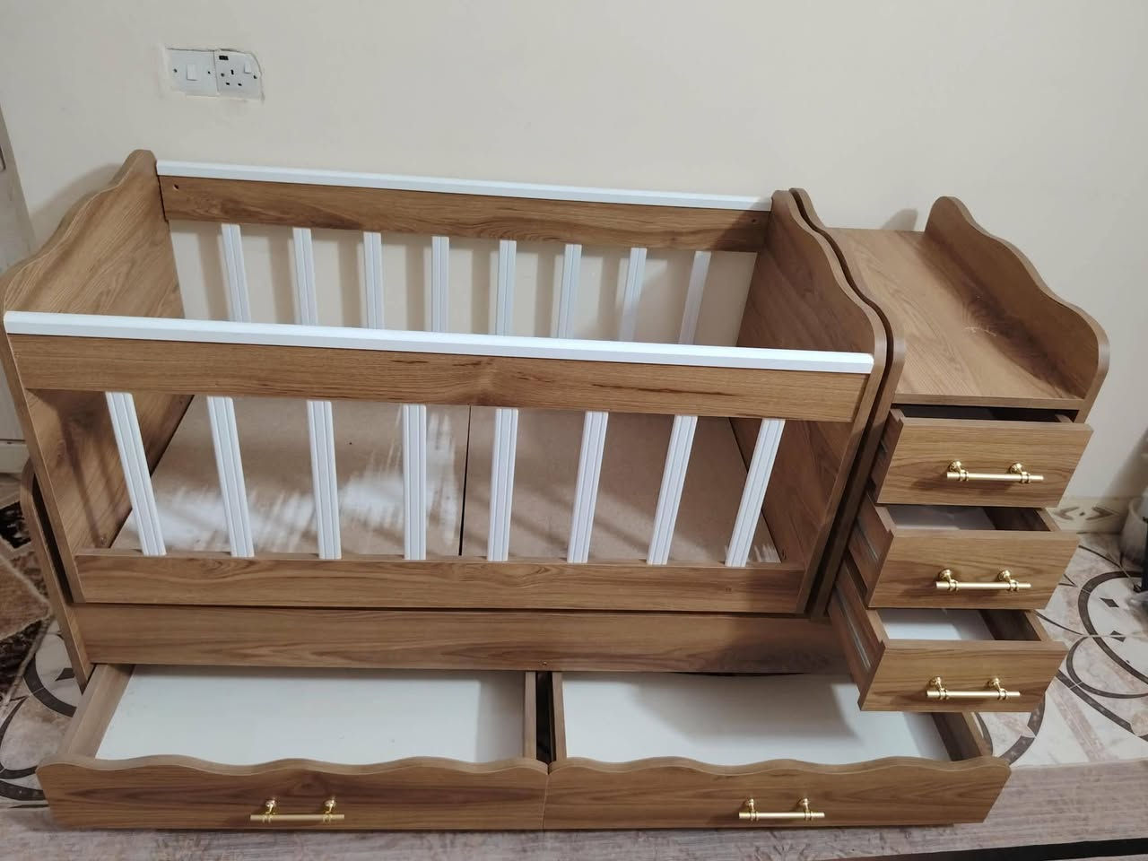 سيسم اطفال جديد للبيع.
السلام عليكم سيسم اطفال جديد مع دوشك هديه للبيع  السعر  110 وبي مجال بسيط الشراي يجي خاص لو يتصل ***********
