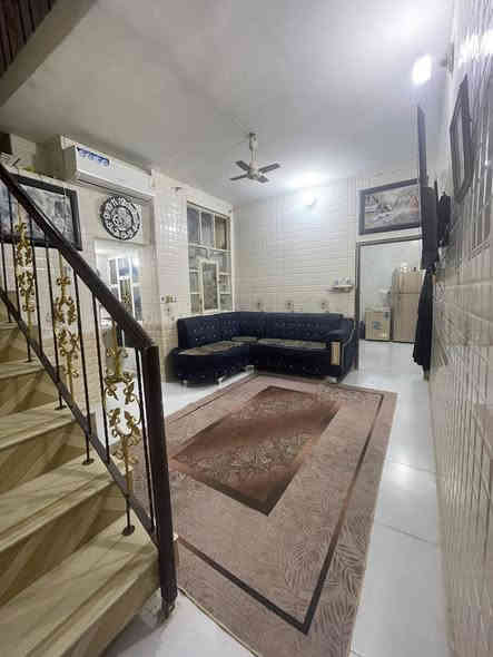 السلام عليكم 
⸻

📣 للـبـيــع – دار جاهز للسكن

السلام عليكم…
معروض للبيع دار ممتاز بمنطقة الشعب – الديوان/ شارع المدارس – قُرب جامع الرحمن، موقع حيوي وقريب من كل الخدمات.

🔹 تفاصيل العقار:
 • المساحة: 75 متر
 • الواجهة: 5 متر
 • النزال: 15 متر
 • طابقين بناء مرتب
 • يحتوي على:
• 3 غرف نوم
• صالة واسعة
• استقبال مرتب
• 3 صحيات
.

للاستفسار والتواصل:
📞 أبو مريم – ***********
