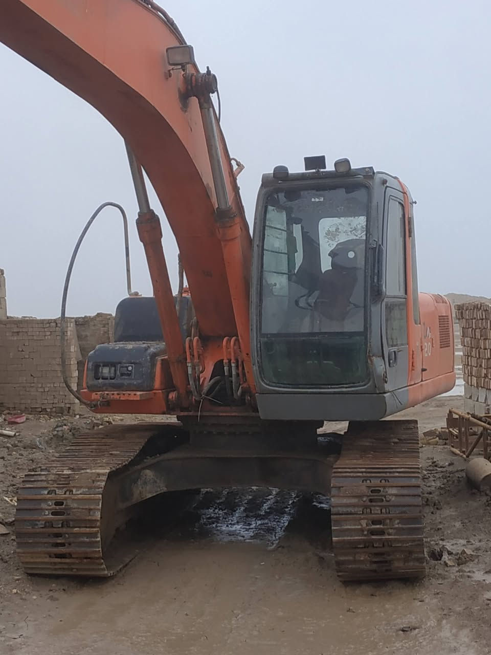 حفاره Zللبيع 
موديل 2006
 بدون ايي نواقص تنكرر سلف وتتوكل جاهزه
.. اوو مراوس بسكس حسب القناعه للاتصال ***********
