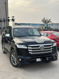 للبيع لاندكروز  موديل (2024)   VX لمتدد   مغلفه ppf   رقم بغداد بسمي ت...