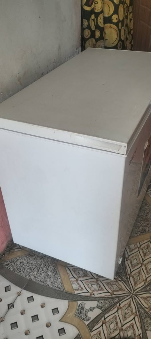سلام عليكم مجمده اللبيع مستخدمه 4اشهر جديده كارتون 14قدم سعر 350وبيهه مجال الطيبين ***********
