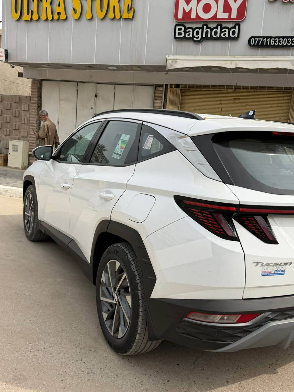 هونداي توسان خليجي موديل 23 للبيع ماشيه 18 km السعر 210  $ 

السياره كفاله عامه 

المواصفات : 

بصمه تشغيل - تشغيل عن بعد - حساس أمامي خلفي بلادي - كامره خلفيه دواره بلادي- تحكمات 
شاشه كبيره لمس - داخل لونين - أشاره بلمري +شفط كهرباء  - تبريد أمامي خلفي - حاجب زنون نهاري ليلي
لايت عدسه عالي ناصي زنون - حجم المحرك 2000 دوش
كشنات السائق وصدر كهرباء - بردات خلفيه 
سايد بريك كهربائي - نفكيشن -  3انظمه قياده
حجم الويل 18 كروم - عداد الكتروني 

السعر 210  ورقه وبيها مجال مكاني حله *********** حلة, بابل
