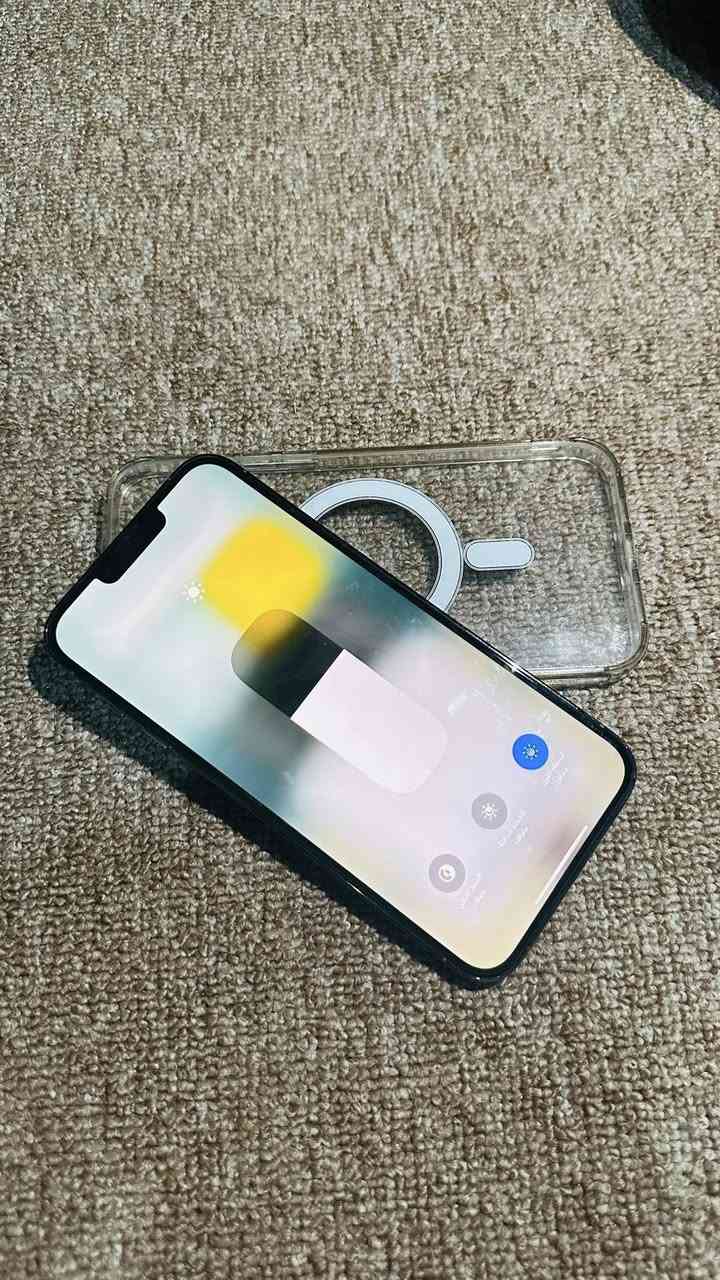 سلام عليكم
ايفون 13برو ماكس الجهاز نضيف كلش 
بطاريه 84 
ذاكره 512
امريكي


**إذا كنت صاحب هذا الإعلان وتريد حذفه لأي سبب، رجاءا أرسل رسالة إلى الدعم الفني**