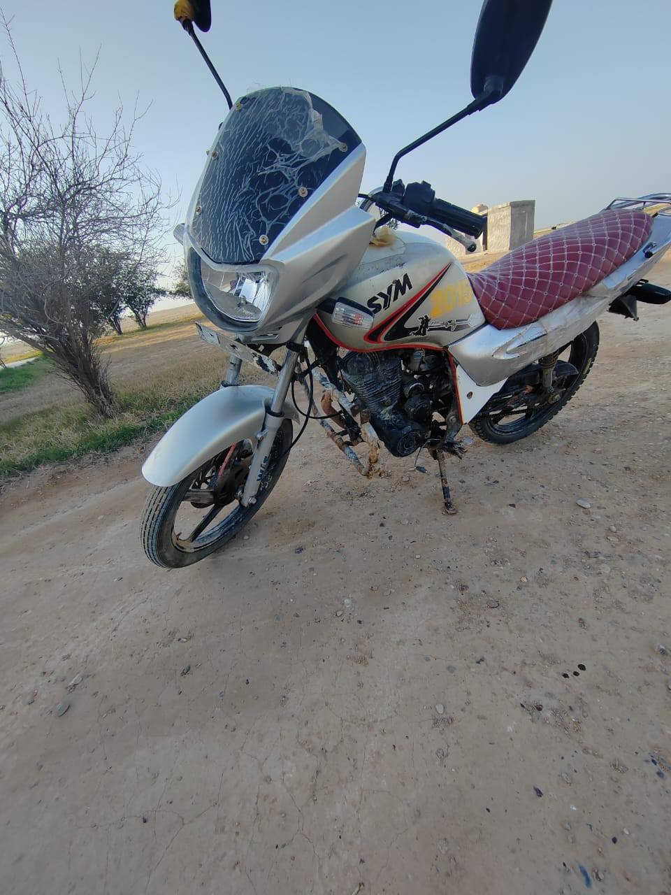 ماطور سايم 16نضافه فول لا تبخير ولا تنقيض يريد ترتيبات صرنصه برقي وجوزه كوي واير واحد تشغيلته سلف دبل اشاره كله شغال ومكفول الي يشتري يجي خاص مكاني تاجي 👍👍


**إذا كنت صاحب هذا الإعلان وتريد حذفه لأي سبب، رجاءا أرسل رسالة إلى الدعم الفني**