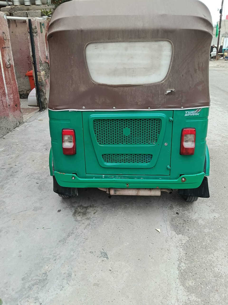 تكتك واحد وعشرين رقم وسنويه بسمي تحويل ثاني يوم تكتك مصبوغة جمالية السعر سبعة مليون وبيه مجال ما متواجد عل فيس اتصال على هاذ الرقم ***********
