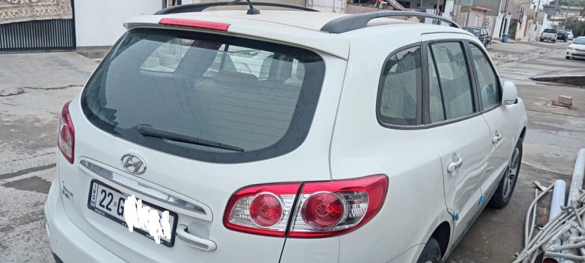 سنتافي. 2012.
مكفولة.  كفالة عامة مابي اي شي.       جديدد
 
فول مواصفات.   بصمة.   سلايت.   تبريد لمس.   ويل كروم.    فولل.    
129 الف كيلو متر ماشي 

سنوي رقم جديد. بيها كوبون بنزين.    سيارة جديد 

مكان/كركوك.     سعر / 165 مجال. 

رقم/***********
