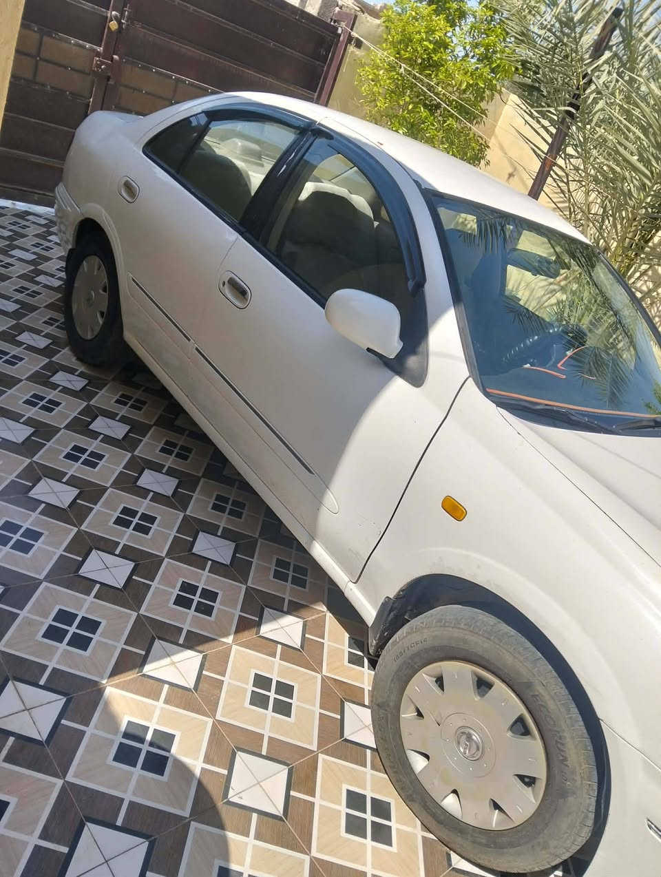 نيسان سني ياباني اللبيع ٢٠٠٢ كير عادي تبريد شغال رقم بغداد كير محرك نضيف السعر ٦٨ بي مجال تلفون ***********
