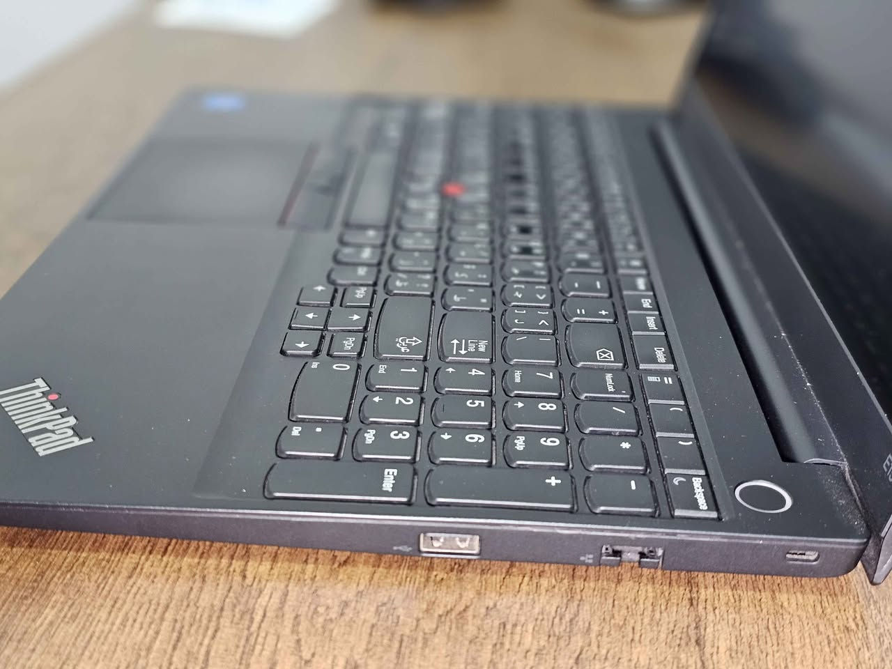 Lenovo E15 ThinkPad 

- CPU i5 12th gen
- Hard: SSD 512GB 
- Ram: 16GB 
- GPU:  8GB irisR 
- Display: 15inch 
- Double Keyboard 

لاپتۆپێکی زۆر خاوێن جوان و بەهێز 
دەبڵ کیبۆڕ و کیبۆڕد حاسیبە

نرخ: 291$ دۆلار أربيل, العراق


**إذا كنت صاحب هذا الإعلان وتريد حذفه لأي سبب، رجاءا أرسل رسالة إلى الدعم الفني**
