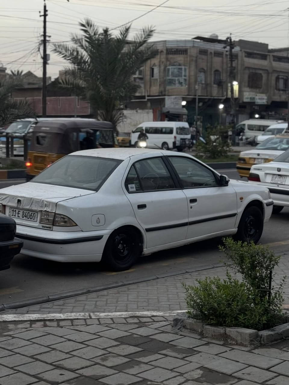 سلام عليكم سمند موديل 12بلادي كرستال بسمي. سياره نضيفه شوفت عينيك مكينه وكير نضيفات حداديه نضيفه تبريد شغال منضومه جديده تخم تاير جديد دوشمه عام سياره بيه فقط جاملغ صبغ الامامي ودوس معمره فقط مكان سياره بغداد
 حي اور قرب جامع الفدردوس رقم ***********رقمي الثاني***********
