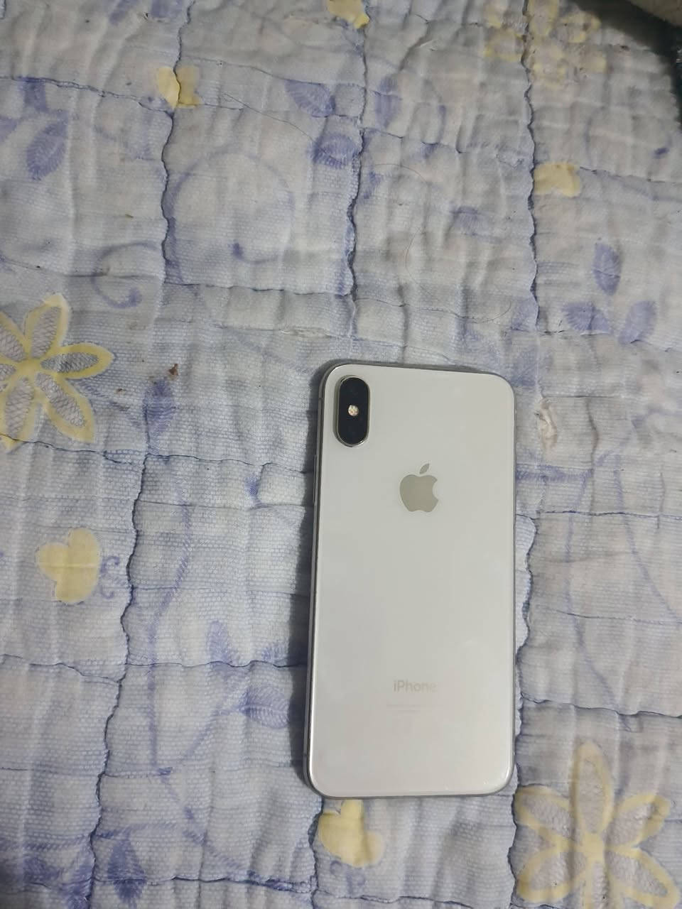 ايفون اكس ذاكره ٦٤ بطاريه ٧٤ الجهاز نضيف جدا مامفتوح سعره ١٤٥ الف نهايته شراي يتصل *********** او واتساب عنواني بغداد
