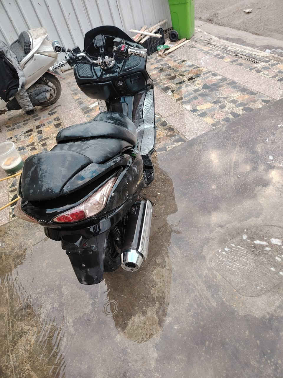 عليكم من ارخص الدمن دراجة فورزة 0/٩ بصمة محرك خير من لله   كهربيات شغالة  دراجة مال جناي نضيفة ومرتبة  مكاني بغداد شعب مستعجل عل بيع سعر ٥٥٠
***********
