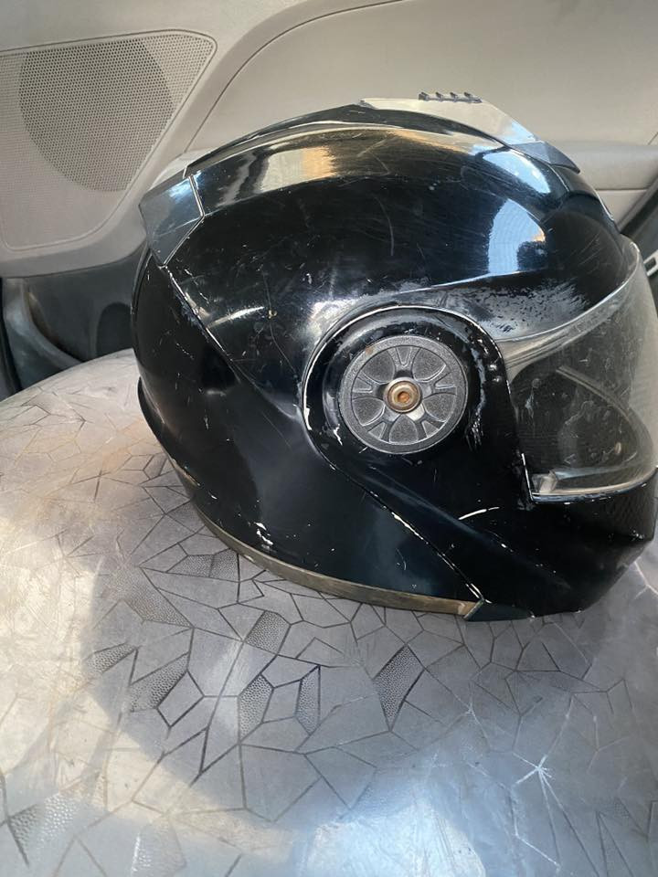 السلام عليكم خوذه للبيع مضيفه واصليه فج قلاب هواىيات  جامه شمسيه سعرها 20 مكاني بغداد
رقمي ‭0774 825 6145‬ واتساب
