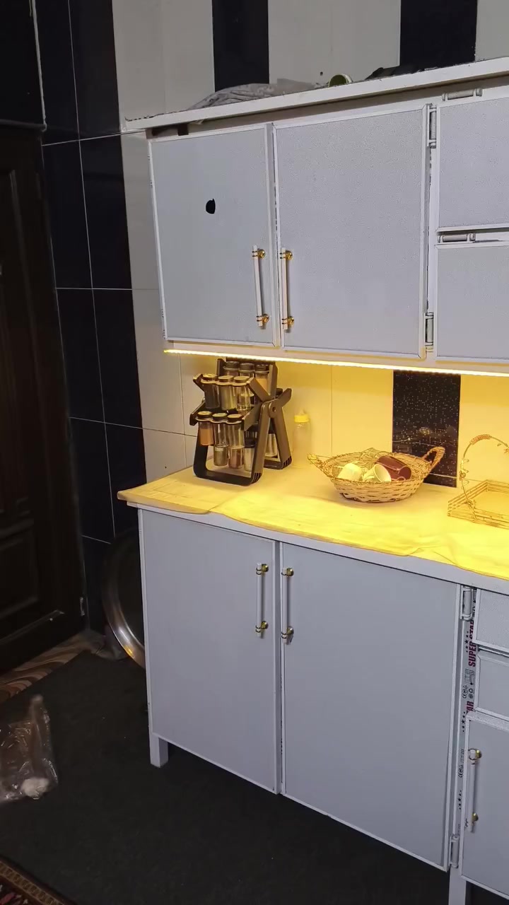 سلام عليكم كاونتر ٣امتار
مكاني كركوك 
***********
سعر ٣٥٠بس مجال
