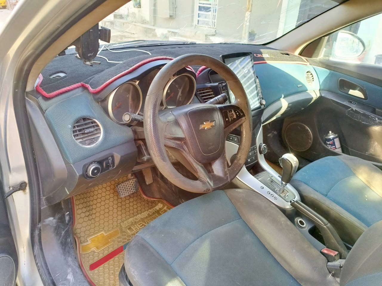 سلام عليكم
شوفرليت كروز موديل 2012 خليجي 
محرك 1800 بي مشكله يشتغل تك 
كير و حداديه و تبريد و تدفئه و شاشه جبيره و كامره خلفيه دواره و حساسات خلفيه كلهن جدد و خير من الله 
السياره بيه جاملغ خلفي تعديل بدون دواخل و بنيد و جاملغين صبغ 
راعي الوكاله جيراني شوكت متريد احولك 
مكاني نجف 
السعر 49 وبيها مجال أن شاء الله 

للاستفسار *********** واتساب او اتصال
