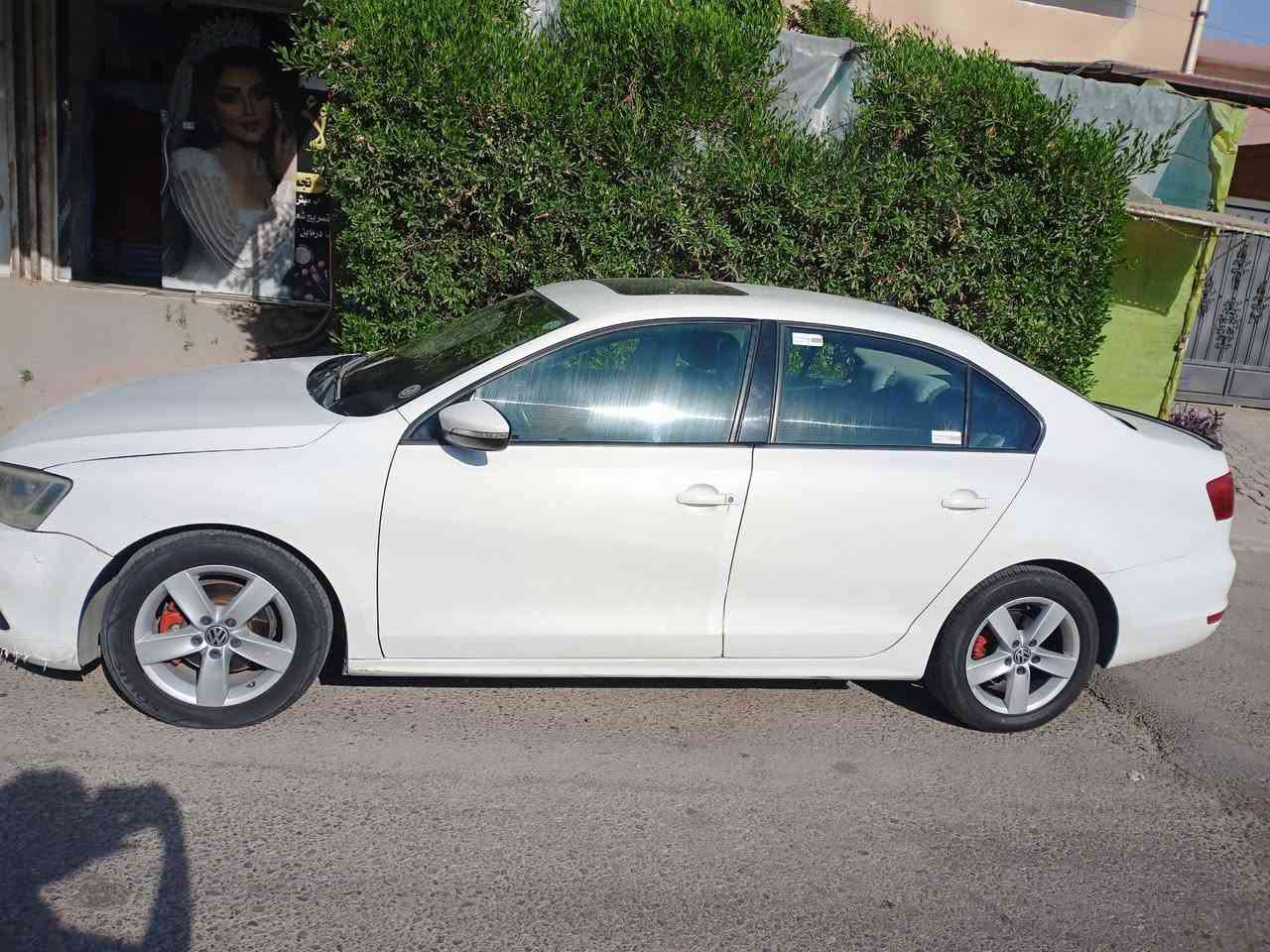 🚨🚦للبيع  فقط 
للبيع: سيارة فولكس فاجن جيتا (Jetta) موديل 2013، جاهزة للاستخدام الفوري وبحالة ممتازة جداً.

&المواصفات والخصائص:
،1_المحرك والكير: بحالة ممتازة (بشرط الفحص، مكفولات بالكامل).

2_الحالة الميكانيكية: صافية تماماً وخالية من أي أعطال أو مشاكل، شغل واطلع.

3_الضرر: لا يوجد أي حادث قوي، الضرر مجرد رصعات .

4_نظيفة جداً، ومصروف عليها وجاهزة من كل النواحي. 

للمهتمين والشراية، السيارة متواجدة للمعاينة والفحص.
للتواصل والاستفسار/ ‏‪***********‬‏
