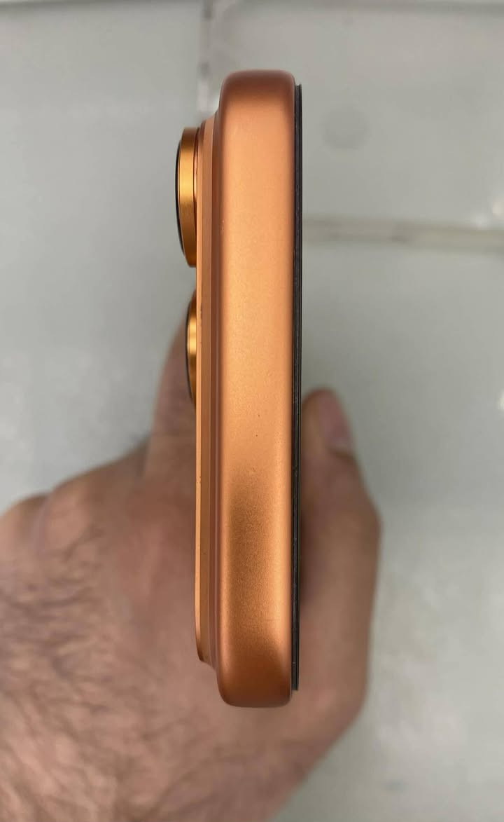 ايفون ١٧ برو ماكس برتقالي
شرق اوسط  عربي  سيمكارت
مشحون 92 مرة بطاريه 99  بس بي هاي الضربه 
بمليونين  الف مكان بغداد ***********
