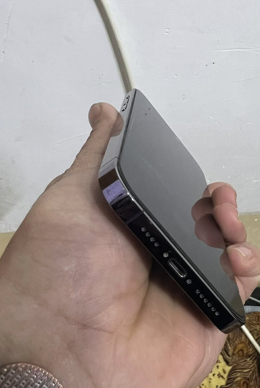 سلام عليكم جهاز آيفون 14برو ماكس شرق أوسط بطاريته 87 ذاكرته 256الجهاز نضيف ﮼ڪُلش ما مفتوح 🔓 تواصل خاص او تتصل على الرقم ***********
