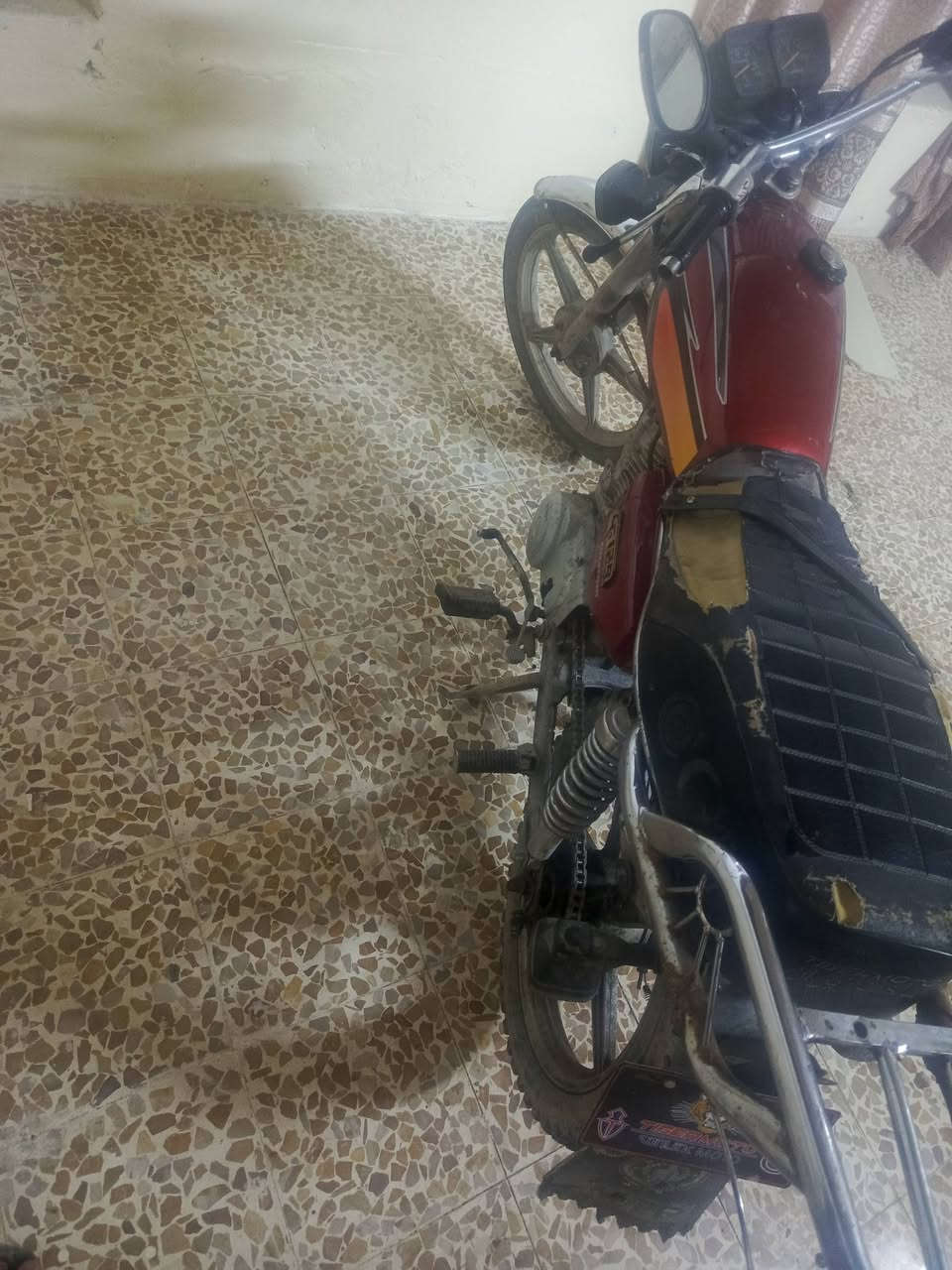سلام عليكم دراجه اللبيع يعوزها ملف فقط دراجا بيعها فحم في فحم السعر 100مكاني جنوب الموصل الي ريد يتصل علي. ‏‪***********‬‏
