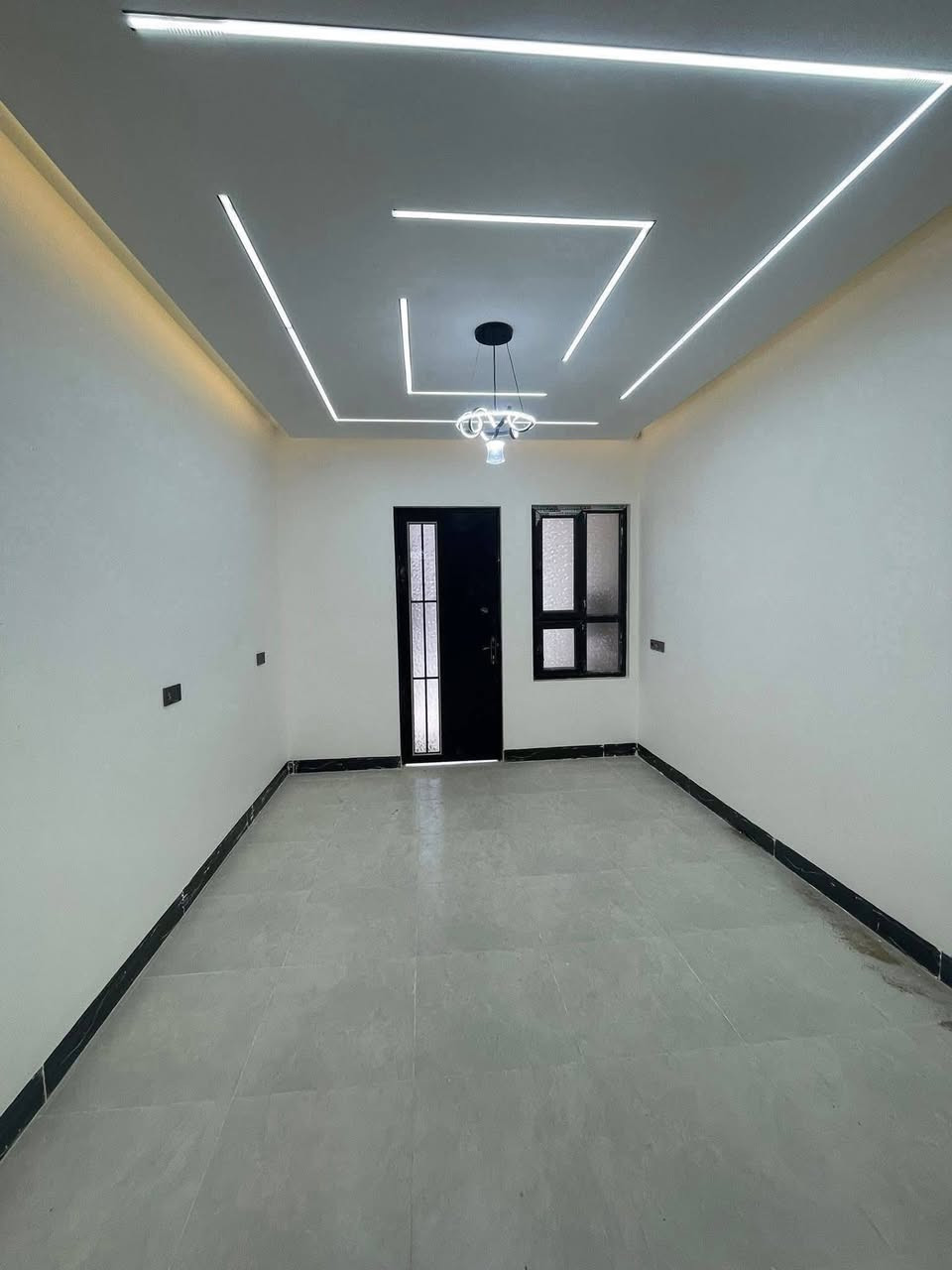 ⚜️مكتب البلديات للعقار⚜️

للبيع دار سكني سند طابو في حي السماح 
قرب مدرسة سما الحدباء
المساحة ١٠٠م طابقين كامل مع بيتونة
ط١ غرفة نوم وهول واستقبال ومطبخ وصحيات 
ط٢ غرفتين نوم وهول وصحيات وبيتونة كبيرة
للإستفسار الإتصال☎️ *********** ☎️ ***********
عنوان المكتب / الموصل حي المشراق فرع مطعم طماطة2
