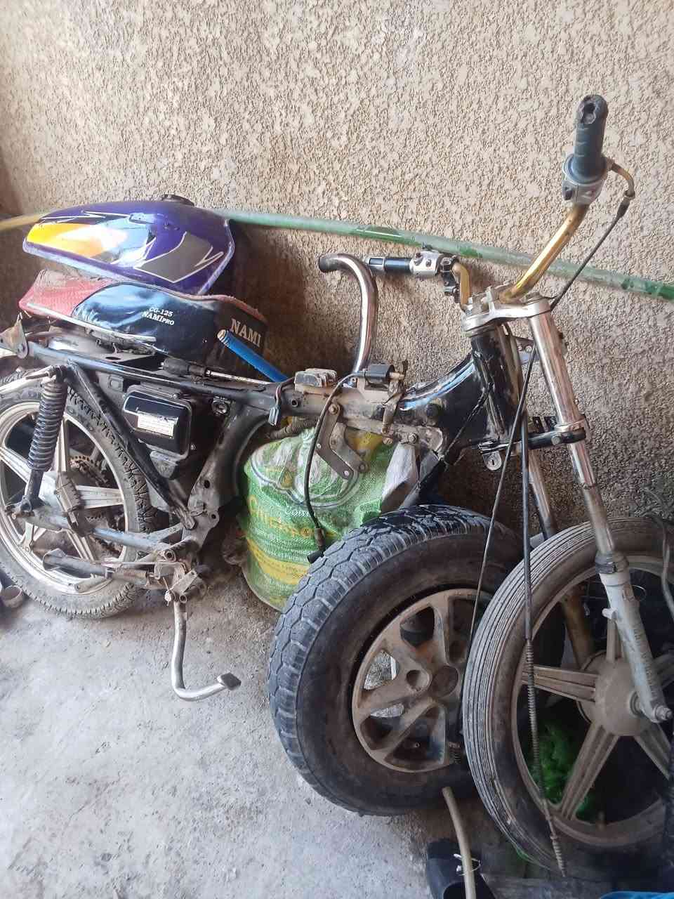 السلام عليكم هاي دراجه جانت تشتغل فصخناها نصلحها وخرب واهسنه الي حاب يشتريها هذ الرقم *********** قيم واخذها اعلى سعر ابيعها اله  مادري اذا اوراقها بعدهي عندي او لا
