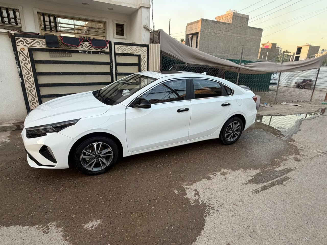 السلام عليكم كيا k3 2024  خليجيه فول 1/1
مكفوله كفاله عامه :عدا طخه خفيفه بل جاملغ الخلفي فقط الباقي كفاله : مواصفات فول للاخير 

بصمه دخول + بصمه ابواب

فتحه سقف

كشنات جلد 

شاشه كبيره : فول ابل كار بلي

ردارات بل مري + مري شفط

كامرا خلفيه دواره

نضام :sport  eco normal  

رقم اربيل باسمي تحويل مباشر : السعر 135 وبيه مجال

العنوان بغداد الدوره شارع ابو طياره ***********
