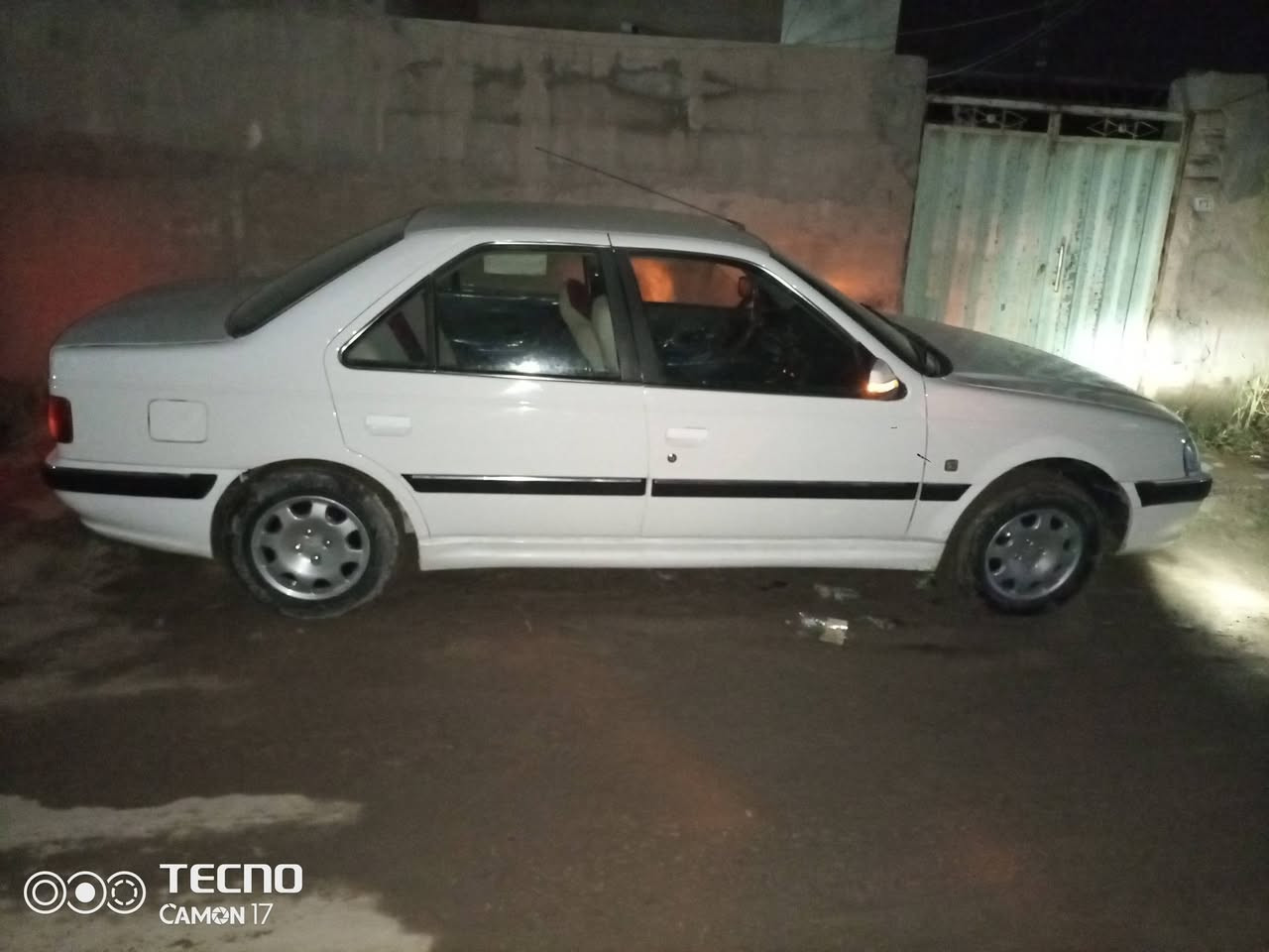 السلام عليكم
بيجو بارص للبيع موديل 15كير مكينة مكفولة 
رقم انكليزي قادسيه سيارة ب النجف المناذرة
رقم موبايل ***********
السعر 52وبيها مجال قليل مداور ثاني يوم
