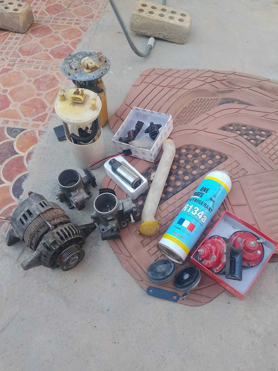 غراض طيبة للبيع كله شغالة 
كل الي بصورة (بسعر 30 الف) وية الأرضيات 
ابيعهن شلع كلهن بسعر 30الف
مكاني بغداد الاتصال على هذا الرقم *********** بي واتساب
