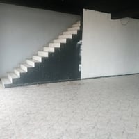 للأيجار قاعه 300م حي القاهره على الشارع العام تصلح مجمع او كوفي او معه...