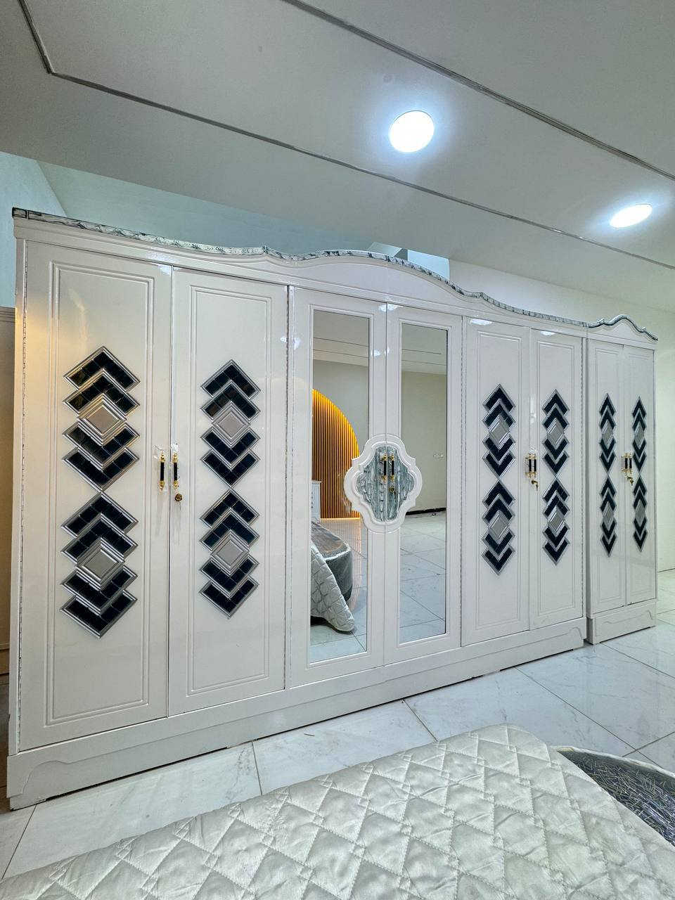 السعر // مليون فقط 
🔅تفاصيل الغرفة المرمري  ....

 خارج ٤ملم ام دي اف 🔺
وداخل معاكس ٣ملم 
صبغ حراري  درجة اولى 

عدد القطع  ٧ قطع 😍
🔺1 //جرباية  قياس  ١٦٠ × ٢٠٠ 
🔺//ميز جانبي ايسر قياس ٥٠
🔺2// وميز  جانبي  قياس ٥٠
🔺3// زاوية ارتفاع مترين عرض ٨٠
🔺4// وميز بلازمه  
🔺5//وميز مراية ارتفاع مترين عرض ١٢٠
🔺6// وكنتور ٦ باب  ارتفاع مترين و١٥ طول ٣ متر و١٥

القطعه الثامنة حسب الطلب شازلون
سعرها ٥٠ الف ❤️

(توصيل مجاني مركز بغداد )
التوصيل يشمل الشد مجاني 🔥
(اطراف ٥٠)
باقي المحافضات حسب البعد
شازلون سعرها ٥٠ الف
شازلون مخزن ٧٥ الف


**إذا كنت صاحب هذا الإعلان وتريد حذفه لأي سبب، رجاءا أرسل رسالة إلى الدعم الفني**