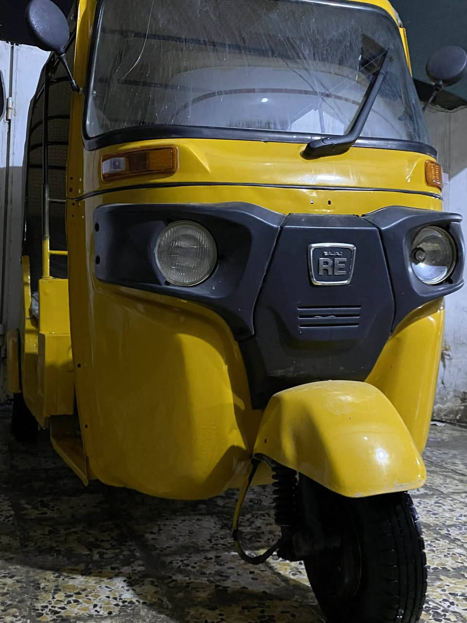 تك تك موديل 2018 اوراق معمره تعمير كامل ومصبوغه نضيفه المحرك واكف يحتاجله تجفيت أو شرك ابيع كومت حديد اتصال ع رقم او خاص ***********
