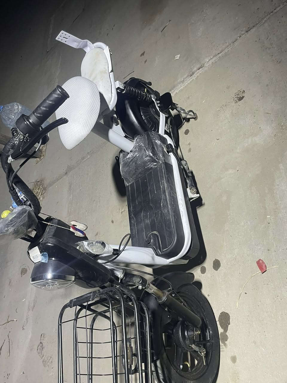 ‏دراجة شحن للبيع حجم 14 ريان ***********
