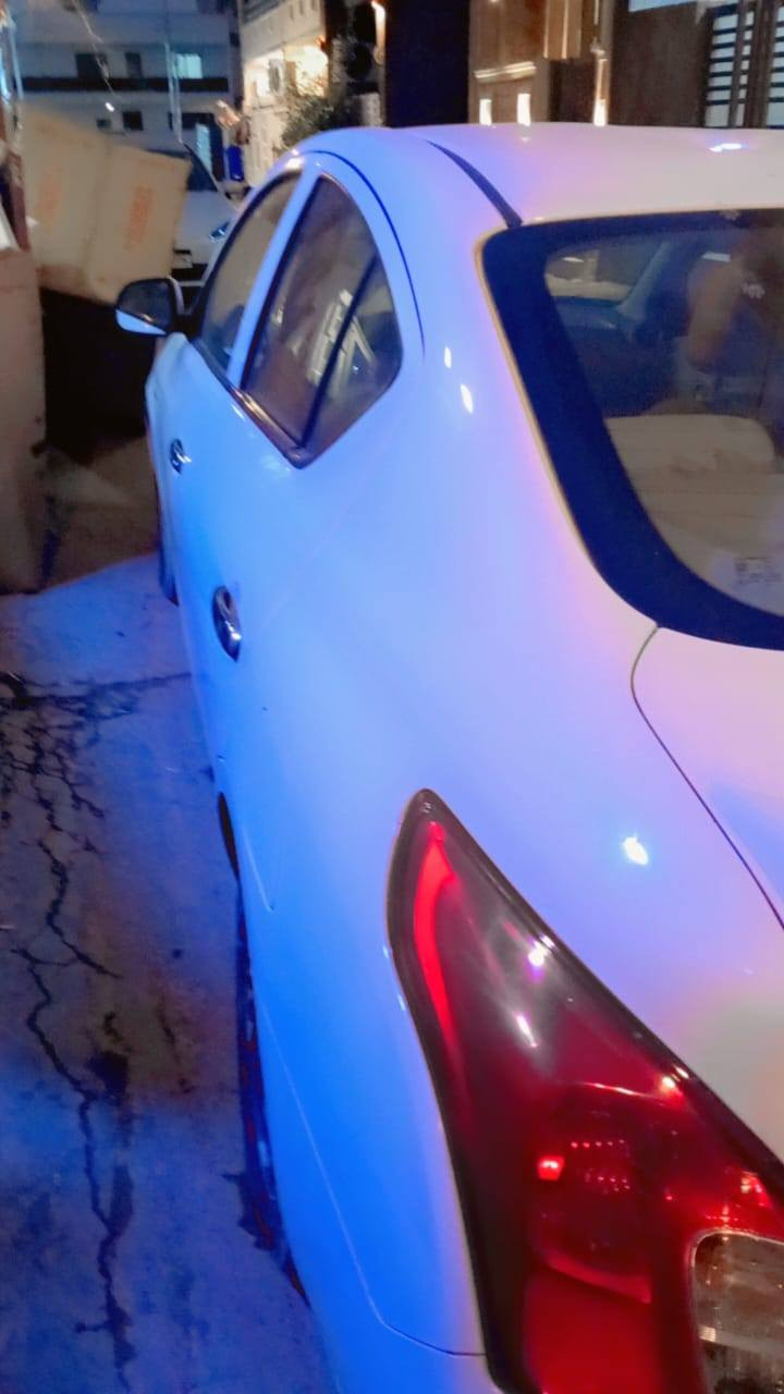 نيسان صني هندي موديل 23 رقم بغداد
السعر ١١٧ وبيها مجال 

مكان السياره بغداد 

رقم بغداد 

***********
