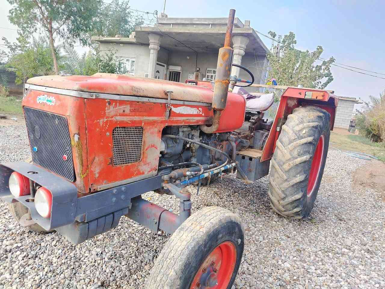 عنتر للبيع مكان ديالى جلولاء موديل ٩٠ بيها سنوية بس بدون تحويل السعر 6 مليون  الشراي يتصل ***********
