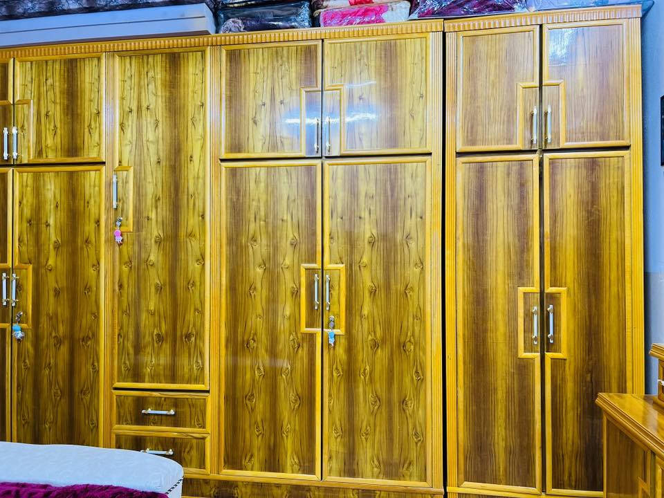 #للبيع
غرفه نوم صاج المضبوط فصال تركي مستخدم 4 اشهر فقط

و الوصل موجود والتاريخ مكتوب بل وصل
خاص ما اجاوب اتصل
***********
