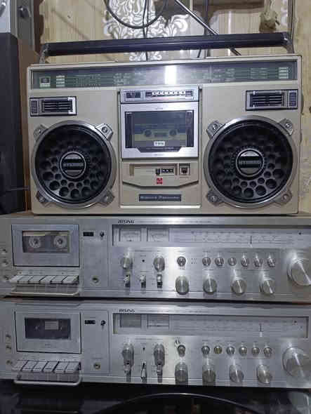 للبيع 
مسجل راديو 
ناشيونال بانسونك(RX.5230)
إستيراد مؤسسه ثمانينات.. راديو 4 موجات مع ال fm.. جدا نظيف بلاد وضع شركه شغال وبحاله ممتازه خالي من التصليح نهائيا.. للاستفسار 
(***********) متواجد واتساب ماسنجر.. يوجد توصيل 
((السعر مراسله الصفحه))
