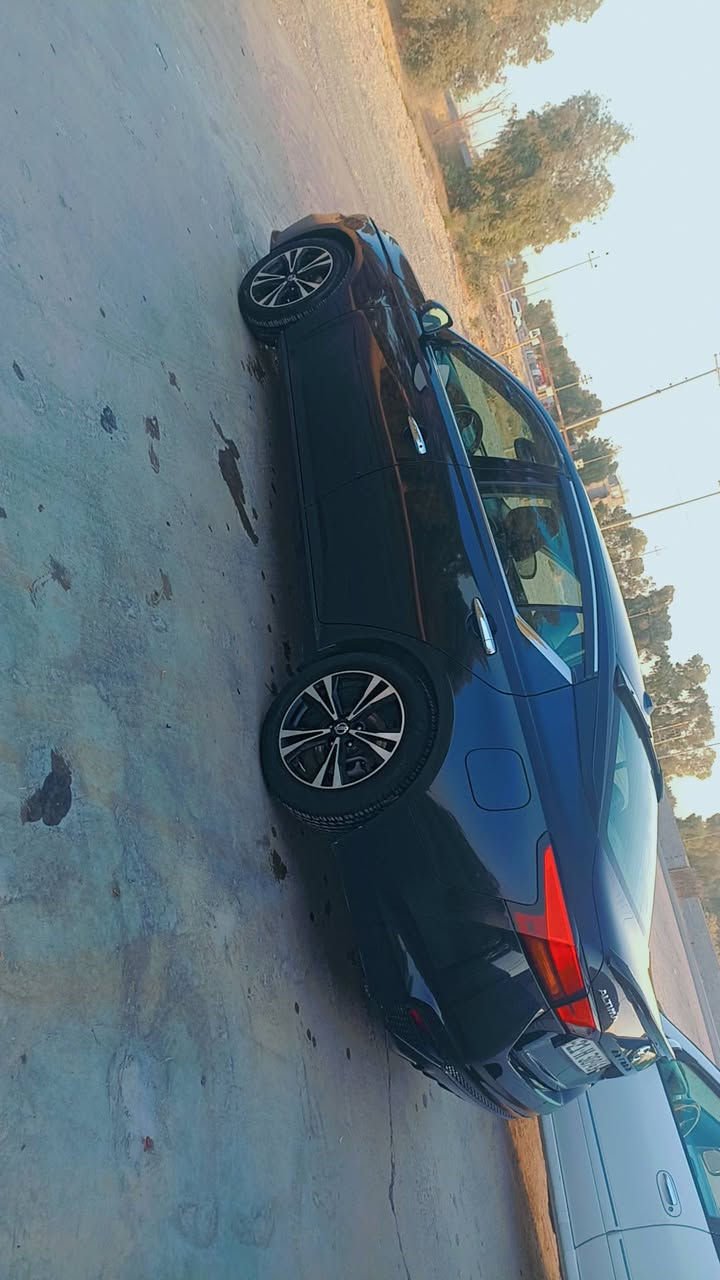 السلام عليكم 

التيما موديل 19رقم سليمانية فول موصفات SL معروف  كير ومحرك بشرط سنويه جديد ضرره بونيد وشويه على هلال تأير خلفي سونر ماله موجود ويه صوره سعر 147وبيه مجال الي شراي يتصل على رقم 

***********
