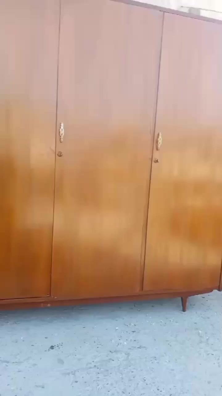 السعر ١٠٠ رقم ***********
