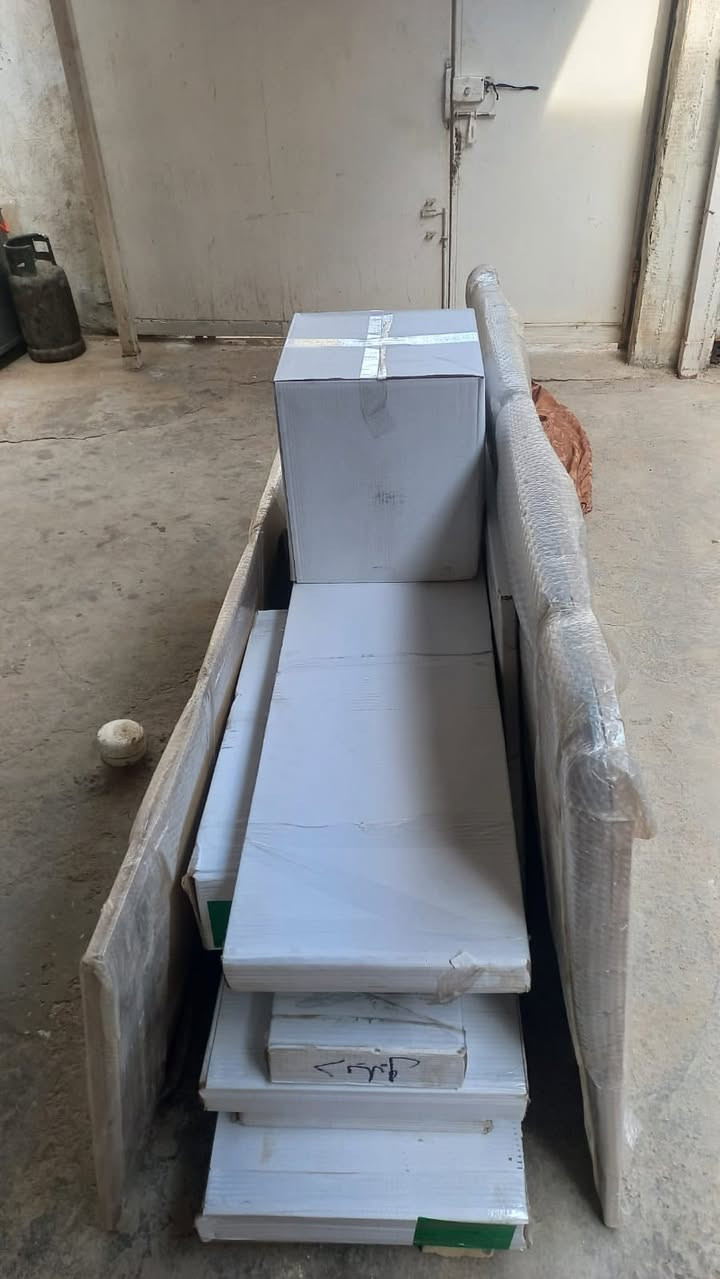 السلام عليكم عندي غرفة نوم تركي جديدة بالكارتون ممفتوحة للبيع مكاني بغداد الشعلة سعرها ٥٠٠الف وهاي صورتها للتواصل هذا رقمي ***********
