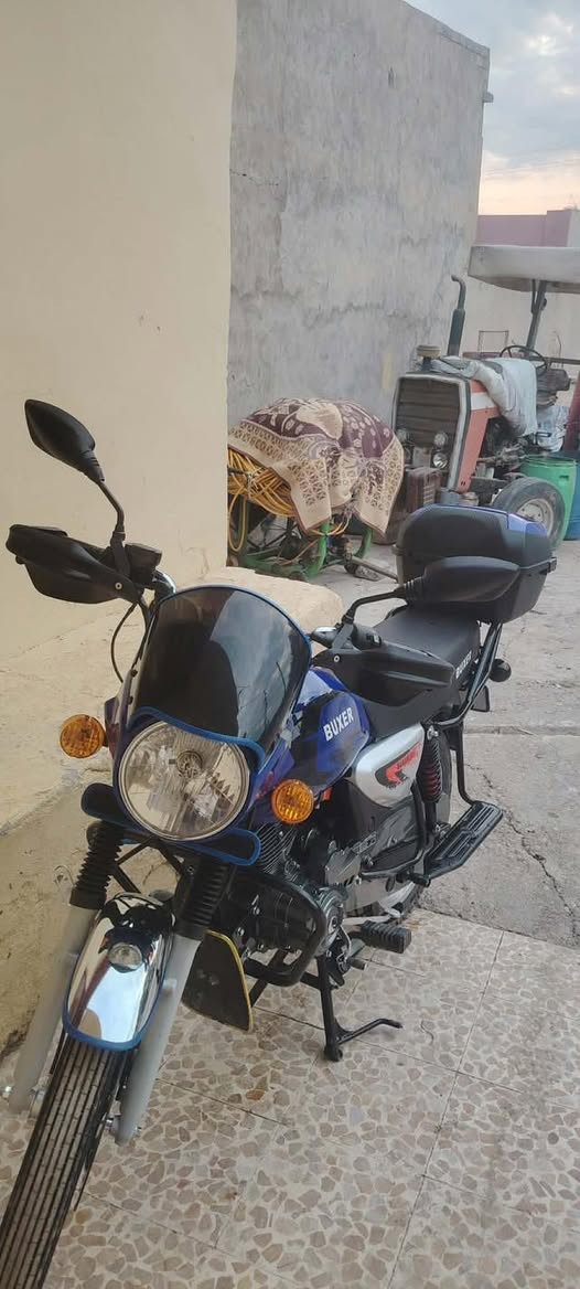 بوكسر شهرين مستخدم بشرط برغي مافاتح سعر مليون 75 فول نضيف الرقم ***********
