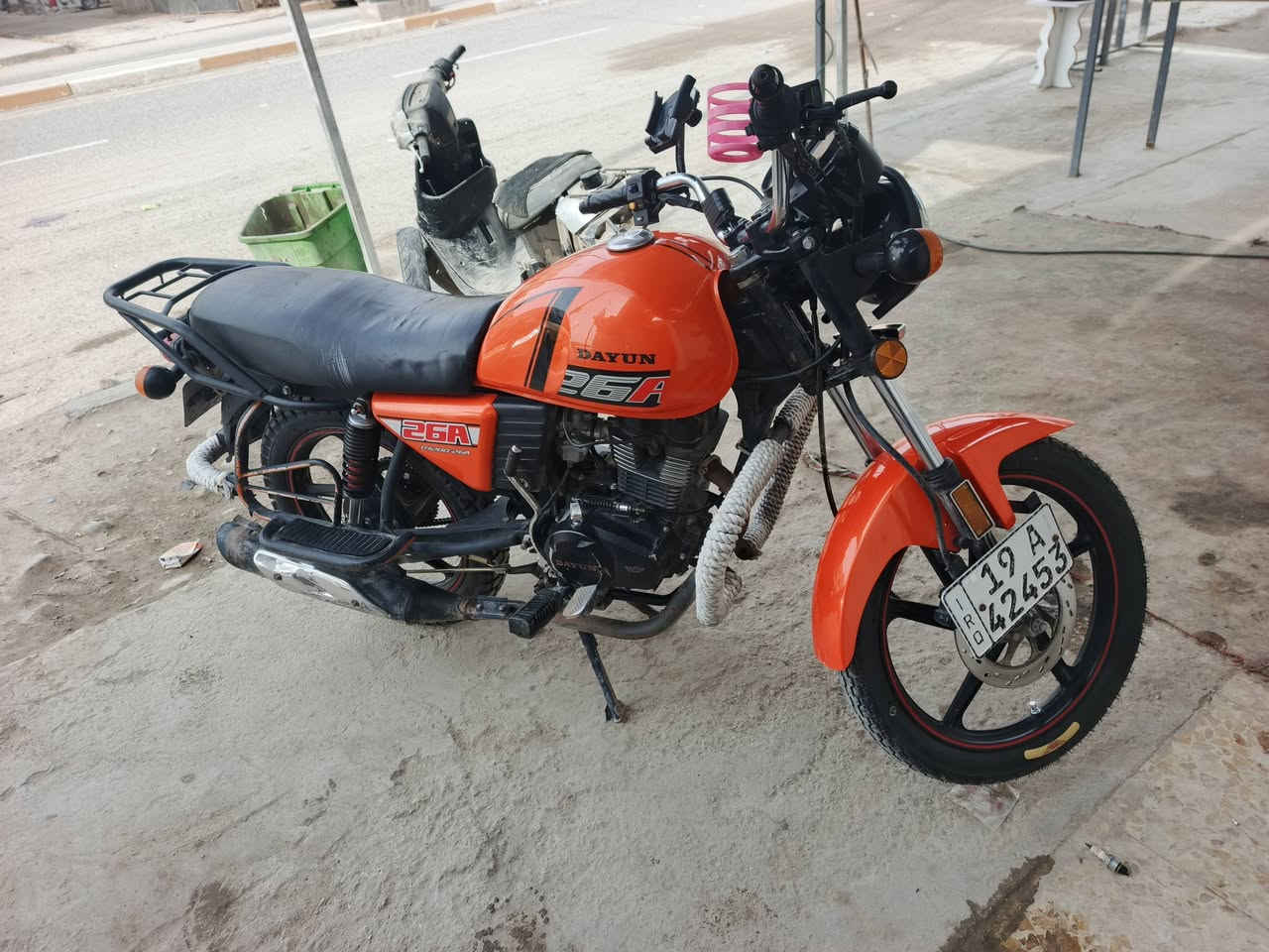 السلام عليكم شباب دراجه ديوان نفخ محرك 200ccالبيع 
الدراجه مديل 21معمره غراض وكاله مبدله فقط الجبن مال محرك نعومه المحرك فول اي خلل ما بيها نكره سلف 
((ملاحظه الدراجه رقم انكليزي السعر مليون 400قفل ))
الرقم بي وتساب ***********
