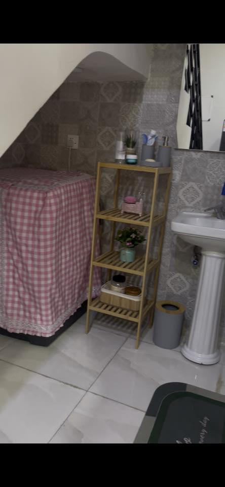 مرحبا بيت مساحته 50 متر الواجهة 5 النزال 10
صاله ومطبخ وصحيات والطابق الثاني بي غرفتين
 الدورة البعيثة
للبيع  العدل الثالث شارع مفتوح موقع مميز شارع عريض تنازل شركة القلعة البيضاء بسعر مناسب للتواصل مع هذا الرقم ***********
